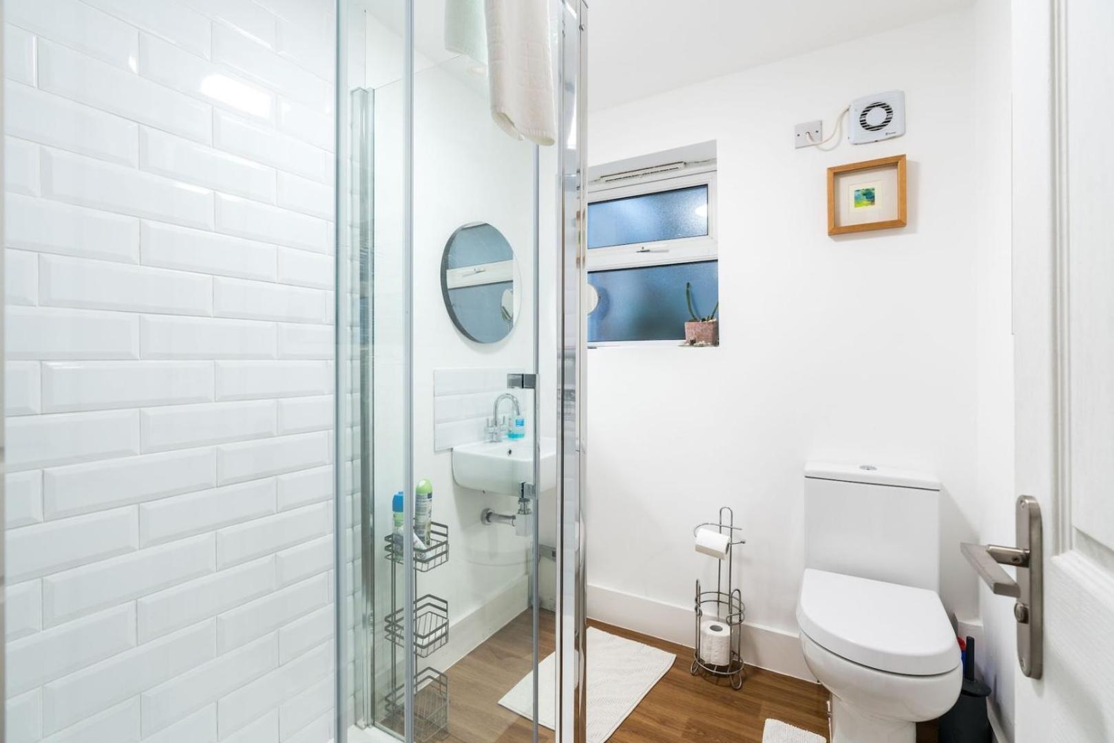 New Stylish 1 Bedroom Flat With Garden | ลอนดอน ภายนอก รูปภาพ